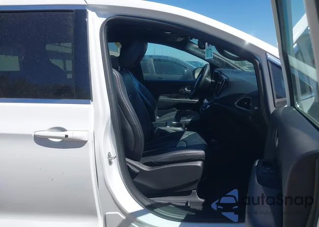 2C4RC1BG8SR513309: 44662446