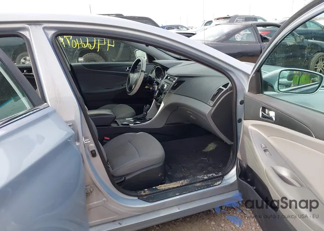 5NPEB4AC0DH793860: 44664077