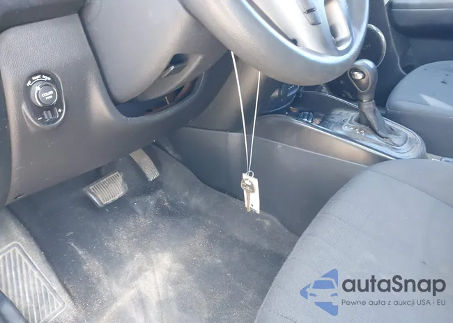 KNDJT2A21B7284420: 44667755