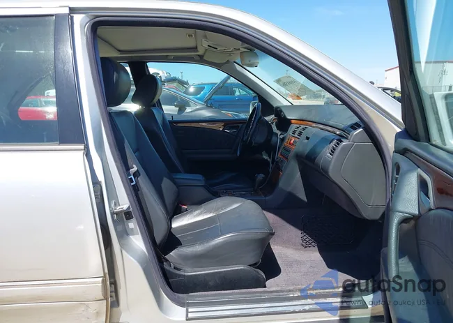 WDBJF70H4XA924686: 44668586