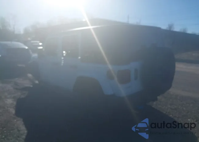 1C4JJXP69PW557369: 44668882