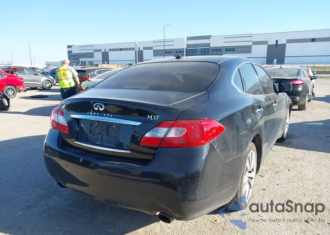 JN1BY1AP8DM511377: 44669495