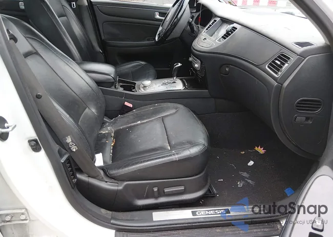 KMHGC4DH3DU247052: 44669591