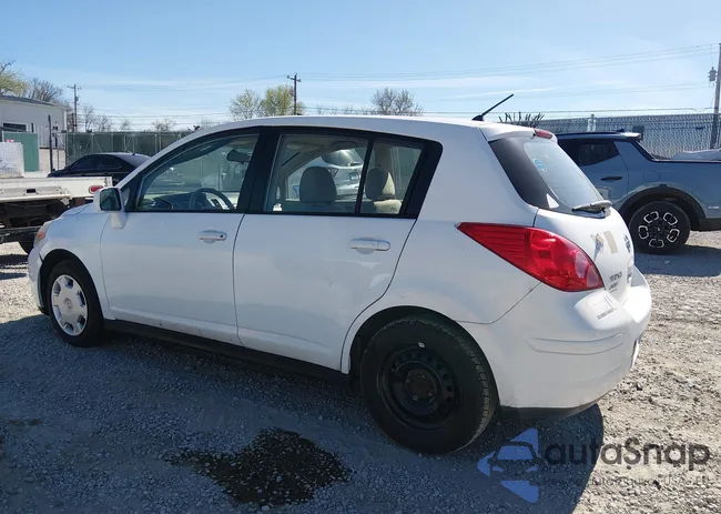 3N1BC13E99L486484: 44670502