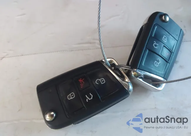 3VV3B7AX0LM052582: 44670865