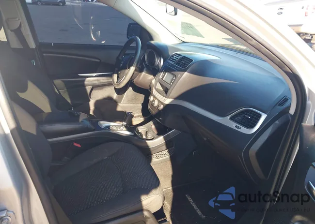 3C4PDDBGXCT323726: 44673100