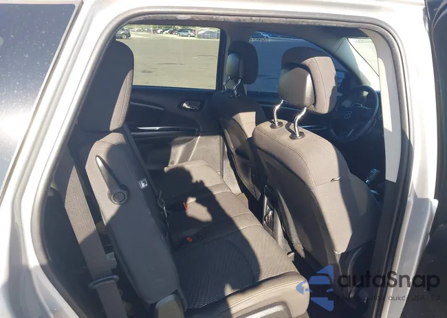 3C4PDDBGXCT323726: 44673100