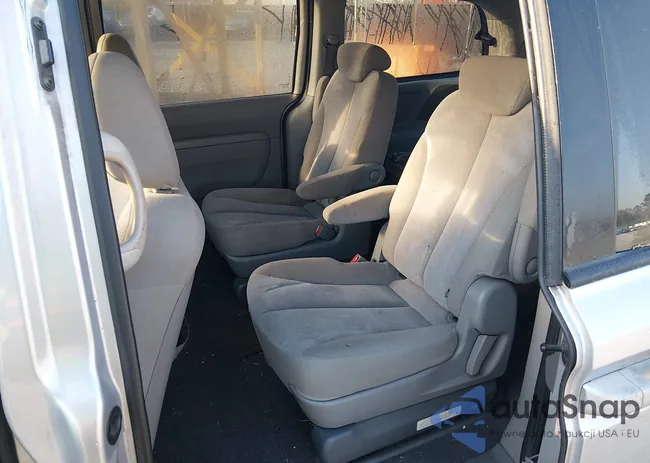 KNDMG4C34A6330989: 44674005