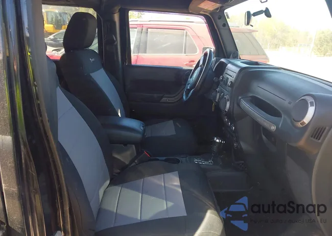 1C4BJWDG6CL261622: 44674124