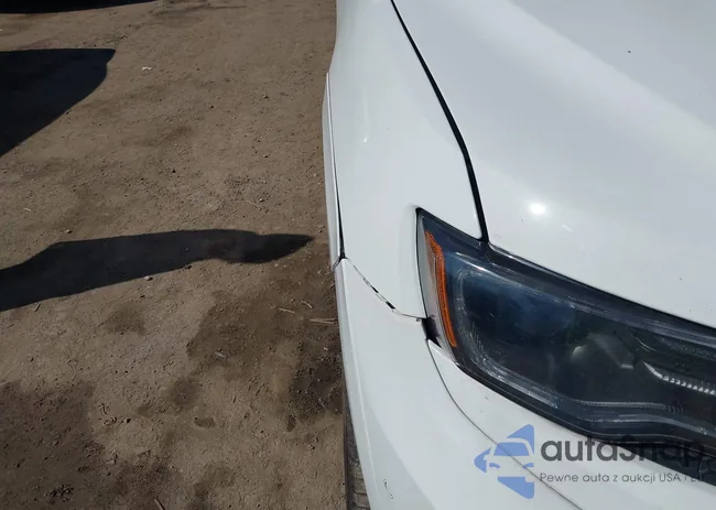 1C4RJECG6FC160417: 44675711