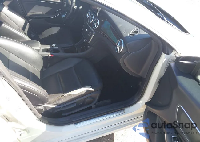 WDDSJ4EB8FN164461: 44676337