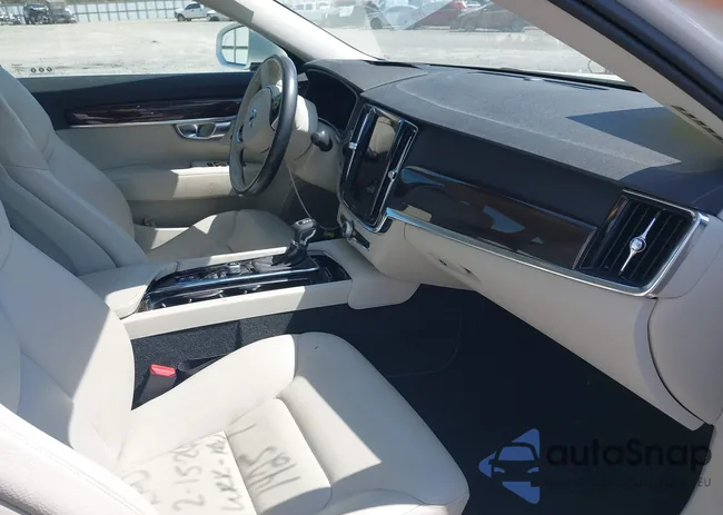 LVY982MK2JP021425: 44676799