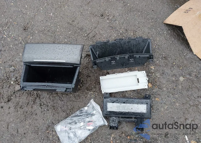 1HGCP2F37BA118566: 44677136