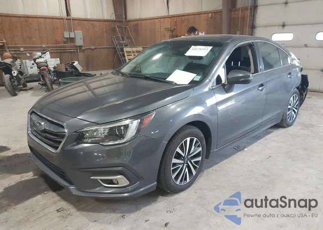 4S3BNAF65J3038156: 44678703