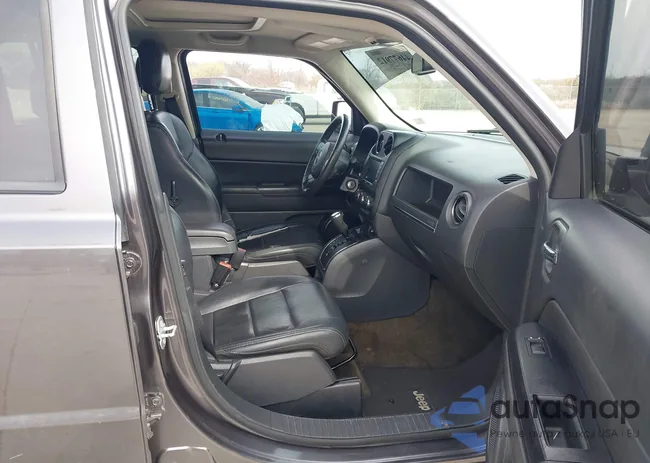 1C4NJRFB0GD612718: 44677912