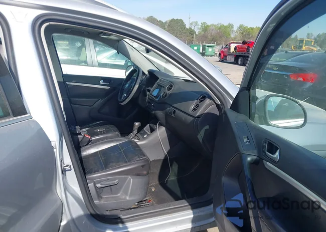 WVGAV7AX4CW540670: 44683356