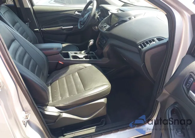 1FMCU0HD9JUB11323: 44683359