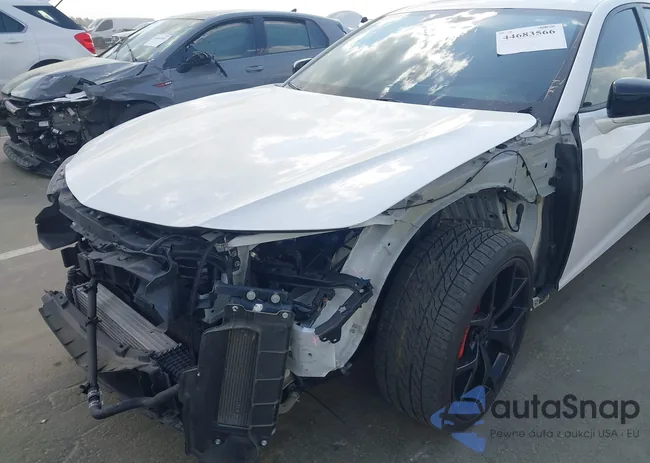 19UUB7F95NA001271: 44683566