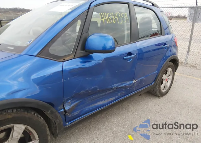 JS2YB5A33C6302411: 44684359