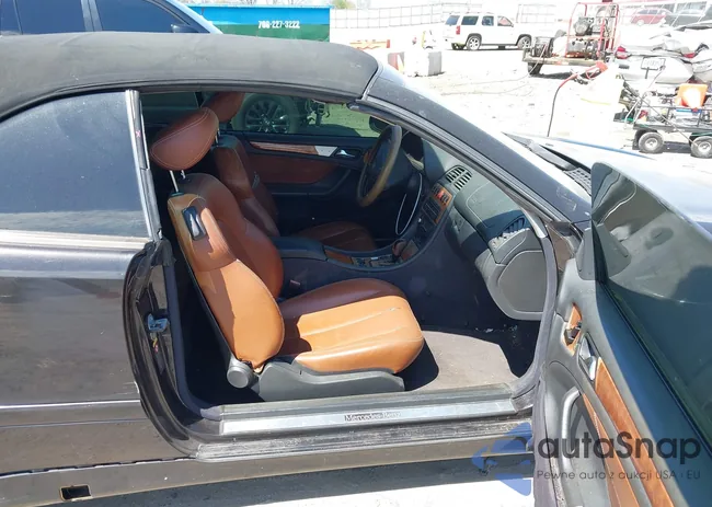 WDBLK65G82T105367: 44684614