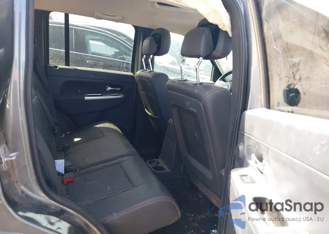 1C4PJMAK6CW125878: 44683910