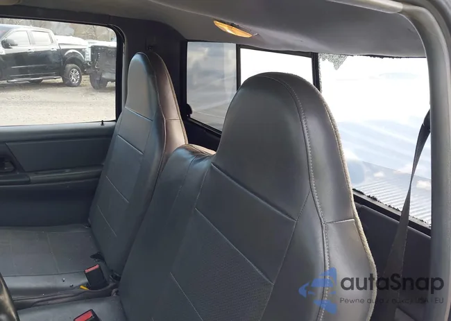 1FTYR10D42TA27527: 44685315