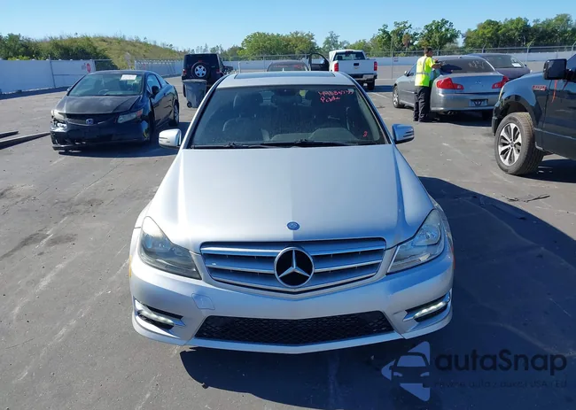 WDDGF4HB5CR216121: 44686535