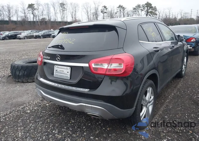 WDCTG4EB1KU011086: 44686669