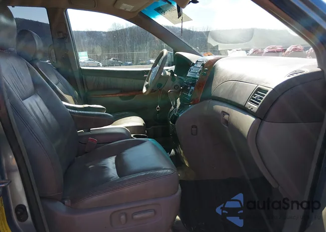 5TDZK22C07S014038: 44687752