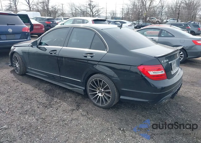 WDDGF8BB0CR228354: 44687057