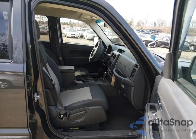 1J4PN2GK9AW137031: 44688731