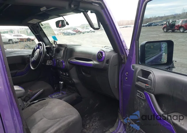 1C4BJWDG5HL598273: 44689777