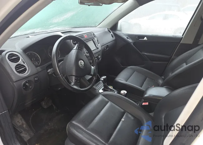 WVGBV7AX8AW515384: 44690692