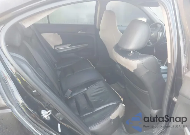 1HGCP2F83AA024310: 44692744