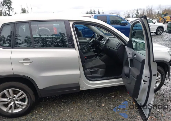 WVGAV7AX0CW546501: 44692837