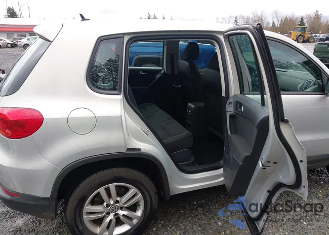 WVGAV7AX0CW546501: 44692837