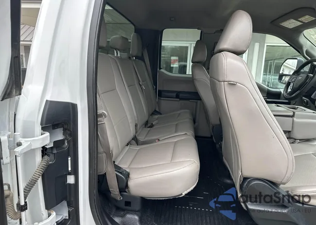 1FT7X2B64JEB92311: 44691913