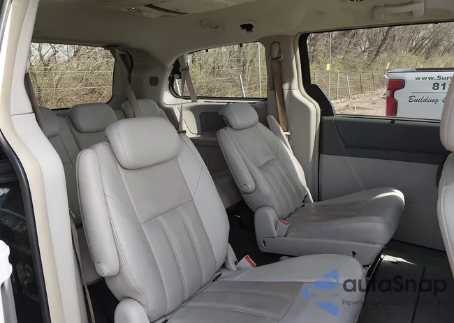 2A8HR54P58R728730: 44693268