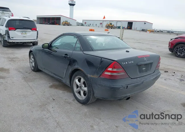 WDBKK65FX1F184251: 44693278