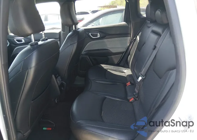 3C4NJDBNXRT604335: 44696544