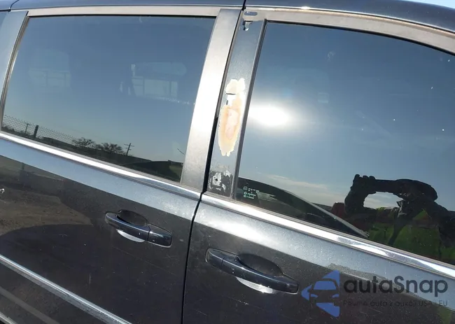 2C4RC1BG2FR621088: 44696810