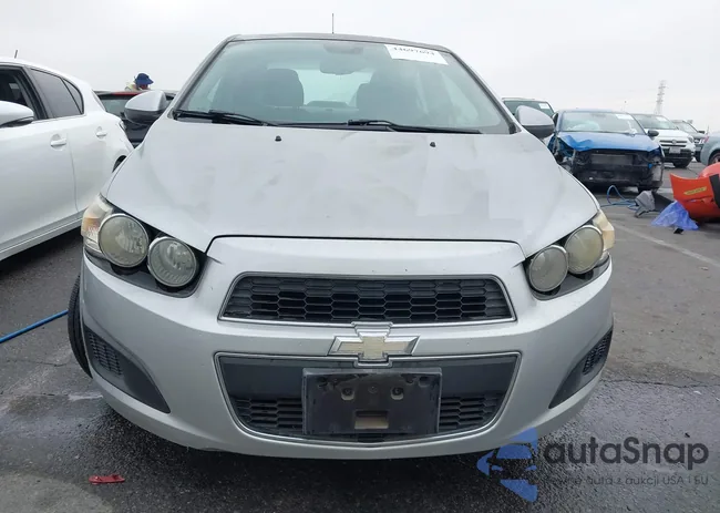 1G1JC5SG2D4126984: 44697694