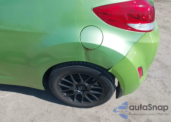 KMHTC6AD3CU068794: 44696985