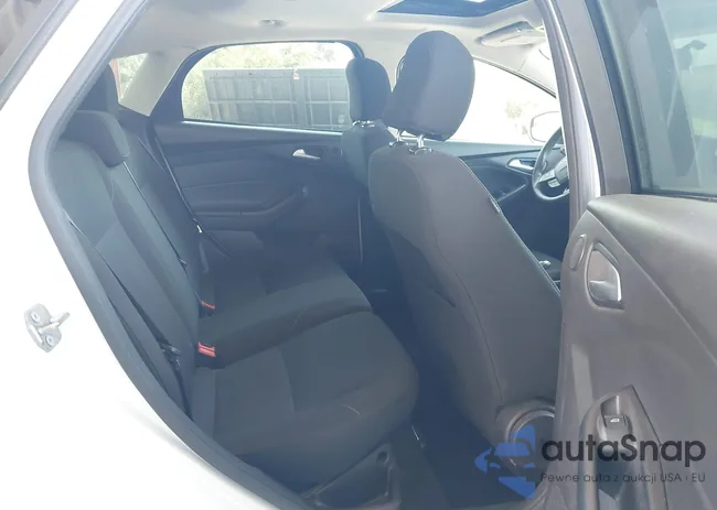 1FADP3M28HL282236: 44699684