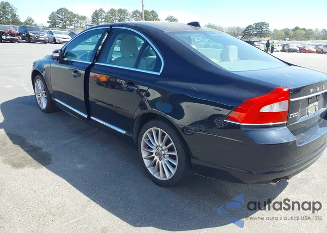 YV1902AH8B1142871: 44700086