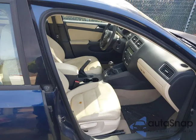 3VWBZ7AJ6BM107694: 44701547