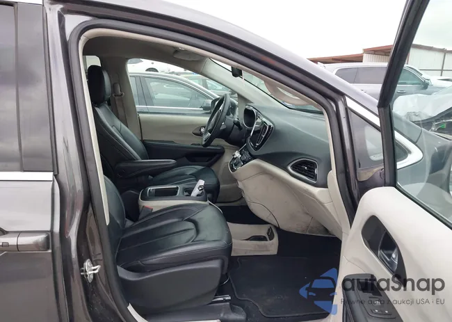 2C4RC1BG9PR594473: 44701752