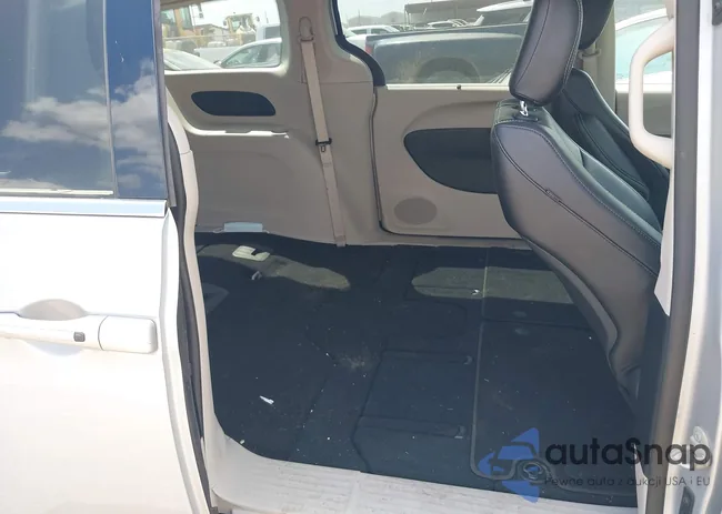 2C4RC1BG6PR536627: 44701773