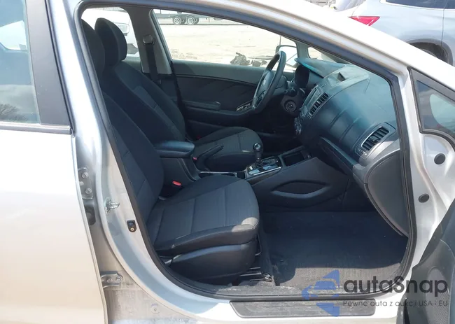 3KPFL4A76JE175737: 44701837