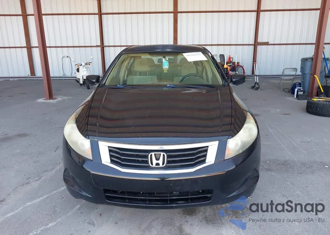 1HGCP26429A176877: 44702327